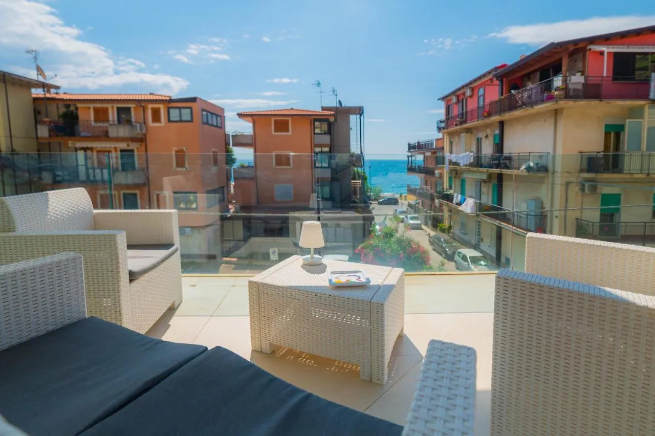 Apartment Appartamenti Paolone House Taormina Mare Mazzeo